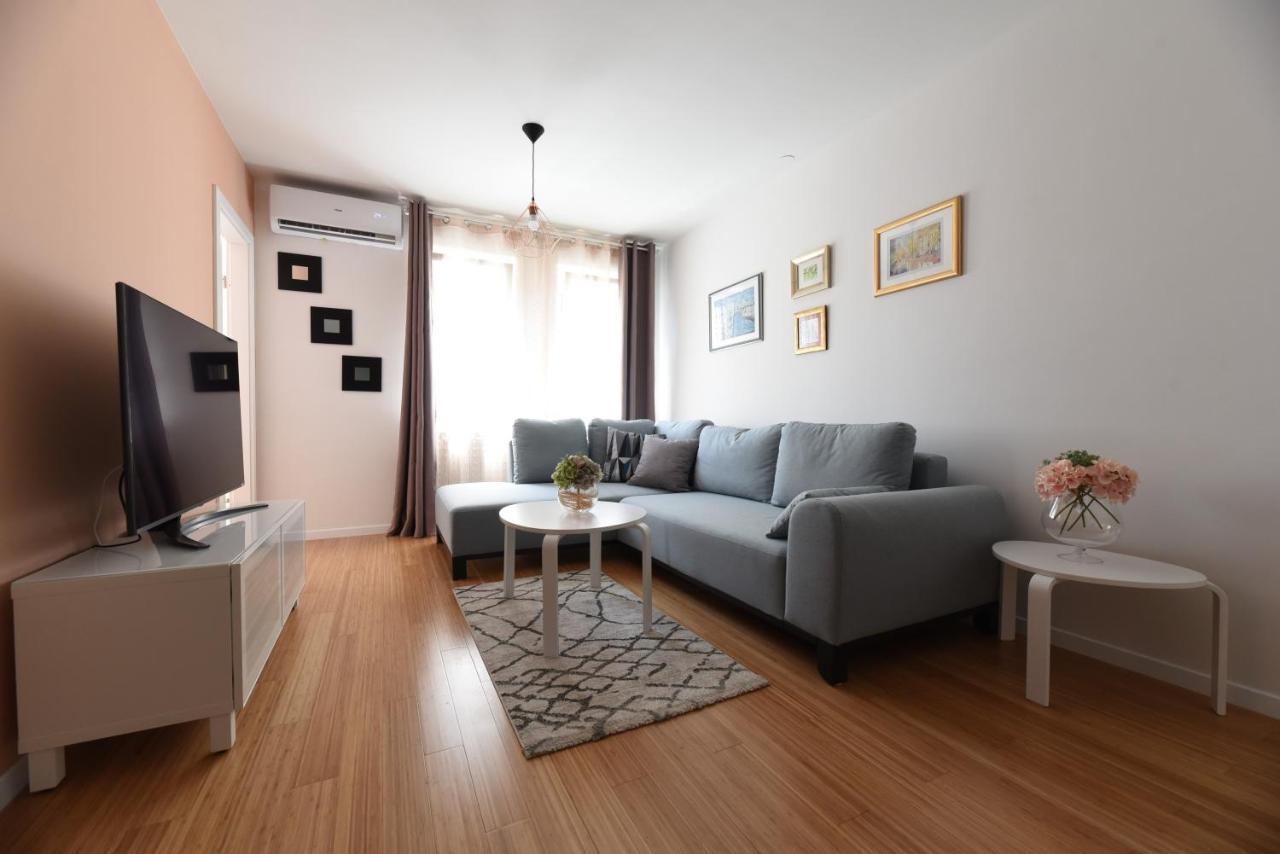 Mary's - With Free Parking Apartment *